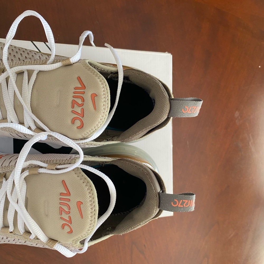 Nike Air Max 270 - Picture 6 of 7